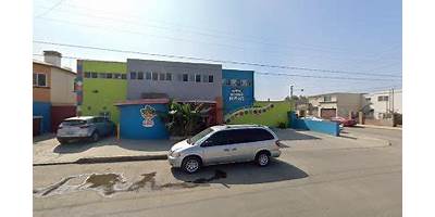 LA CASITA DE LOS PEKES