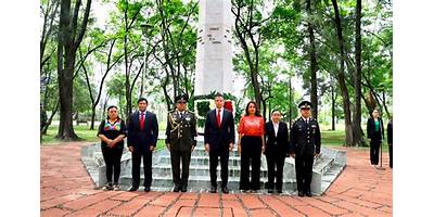 NIÑOS HEROES