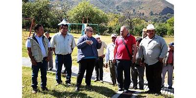 OCTIL ANCATL MIAC XOCHITL