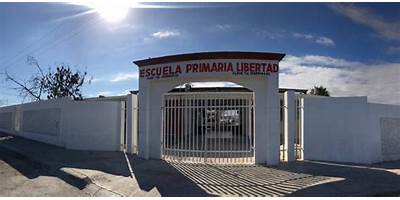 TIERRA Y LIBERTAD