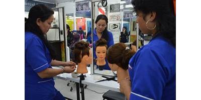 ACADEMIA DE BELLEZA DIANA