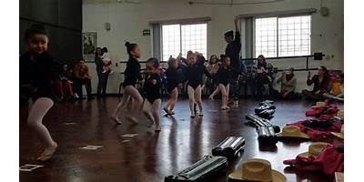 ACADEMIA DE DANZA CONTRY