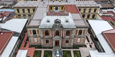 CENTENARIA Y BENEMERITA ESCUELA NORMAL PARA PROFESORES