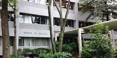 CENTROS E INSTITUTOS EN CIUDAD UNIVERSITARIA