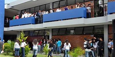 ESCUELA DE NIVEL MEDIO SUPERIOR DE MOROLEÓN