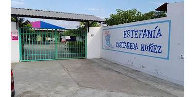 ESTEFANIA CASTAÑEDA