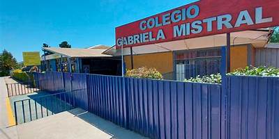 GABRIELA MISTRAL