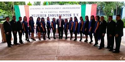 MUJERES INSURGENTES