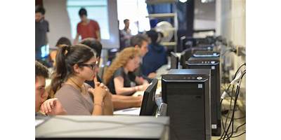 CENTRO DE ESTUDIOS EN INGLÉS, COMPUTACIÓN Y ESTILISMO (CEICOE)