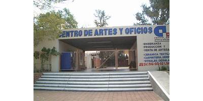 ESCUELA DE ARTES Y OFICIOS HUEHUETOCA