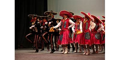 "ESCUELA DE DANZA REGIONAL MEXICANA ""TZIK+RI"""