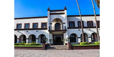INSTITUTO DE BELLEZA MUJER LATINA