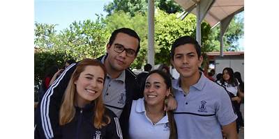 PREPARATORIA CRISTOBAL COLON