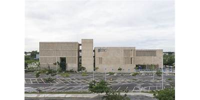 ESCUELA BANCARIA Y COMERCIAL