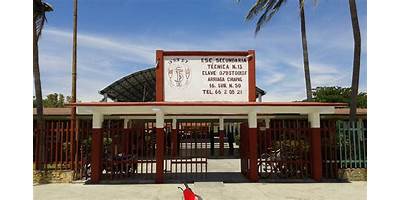 ESCUELA SECUNDARIA TECNICA 13