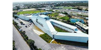 MODERN ACADEMY CANCUN
