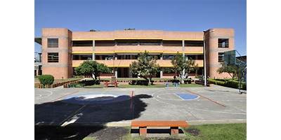YERMO Y PARRES