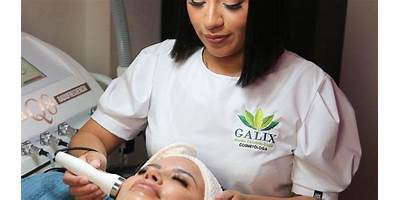 CENTRO DE ESTUDIOS DE PELUQUERIA Y COSMETOLOGIA SHAMBALA