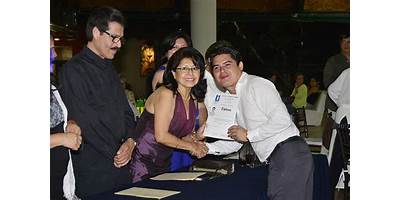 ESCUELA DE DISEÑO Y MODAS GAMA